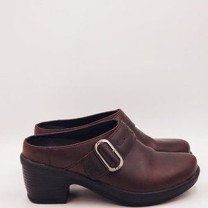 Klogs Leather Slip Resistant Clogs A96